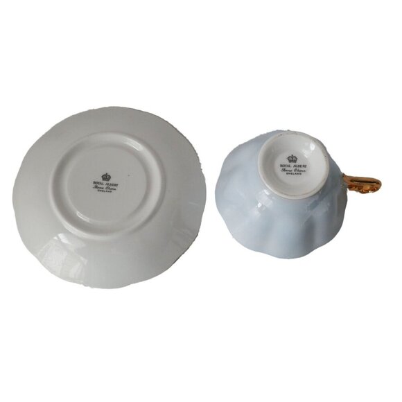 Vintage ROYAL ALBERT Bone China Teacup & Saucer Tea Cup Blue England Floral - Picture 6 of 7